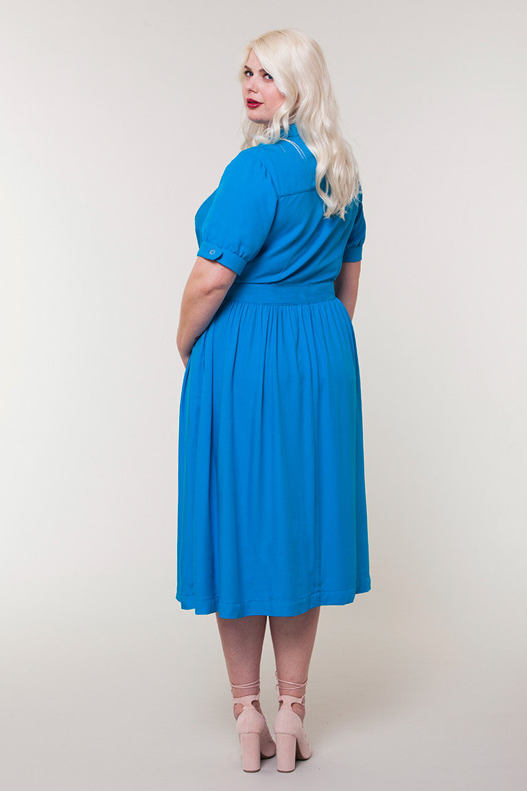 Penny Dress sizes 18 - 26 (last copy available in print)